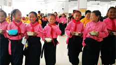 大山裏雅礱江邊的朗朗讀書聲