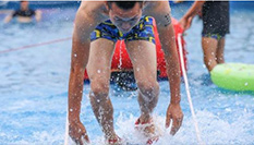 重慶舉行水上高跟鞋賽跑