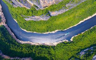 &ldquo;絕壁畫廊&rdquo;巫山小三峽盡展南國綠意生機