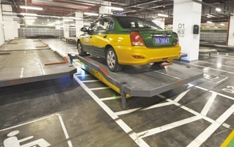 機器人為司機&ldquo;自動泊車&rdquo;