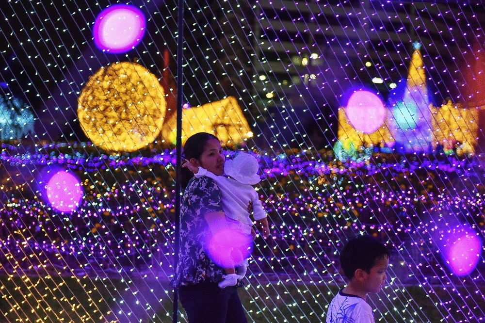 泰国曼谷:浪漫彩灯秀